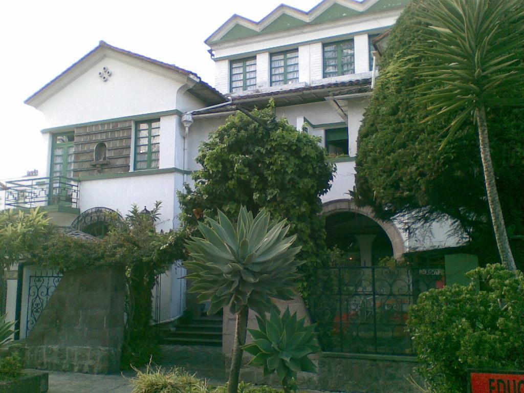 Hotel Los Alpes Quito Zewnętrze zdjęcie